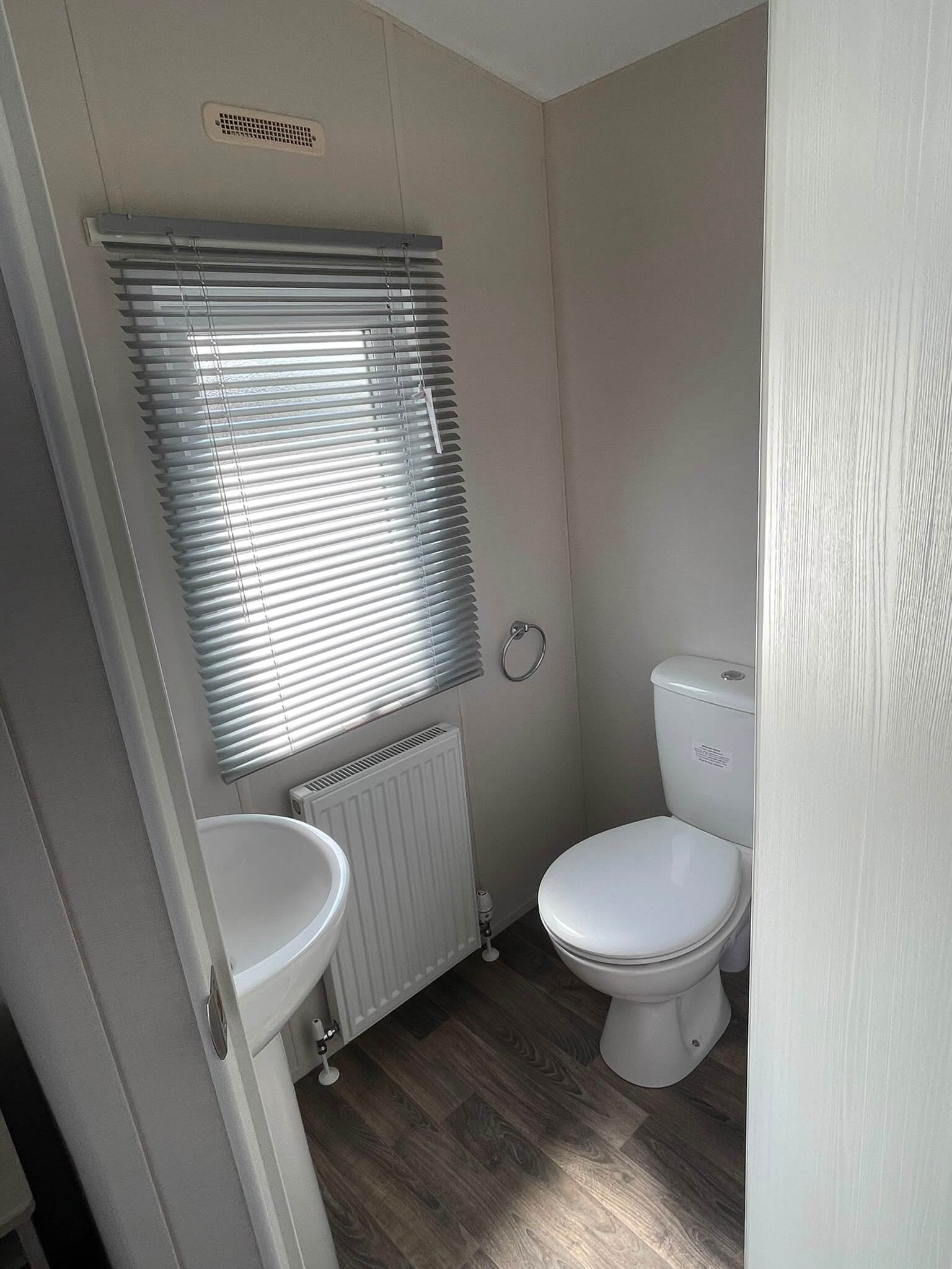 bathroom of saffron deluxe